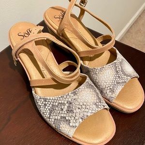 Sofft “Piara” sandals with heel